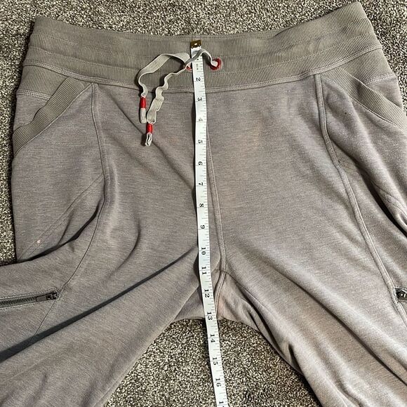 Athleta BAY BEACH CAPRI size Med - Picture 9 of 10